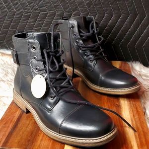 Arizona Lautner flat heel lace up black boots sz 8